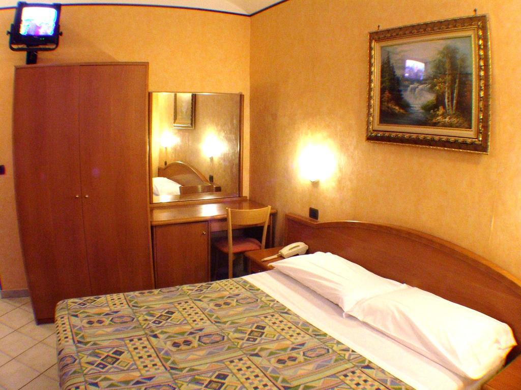 Hotel Isolabella Bussoleno Eksteriør bilde